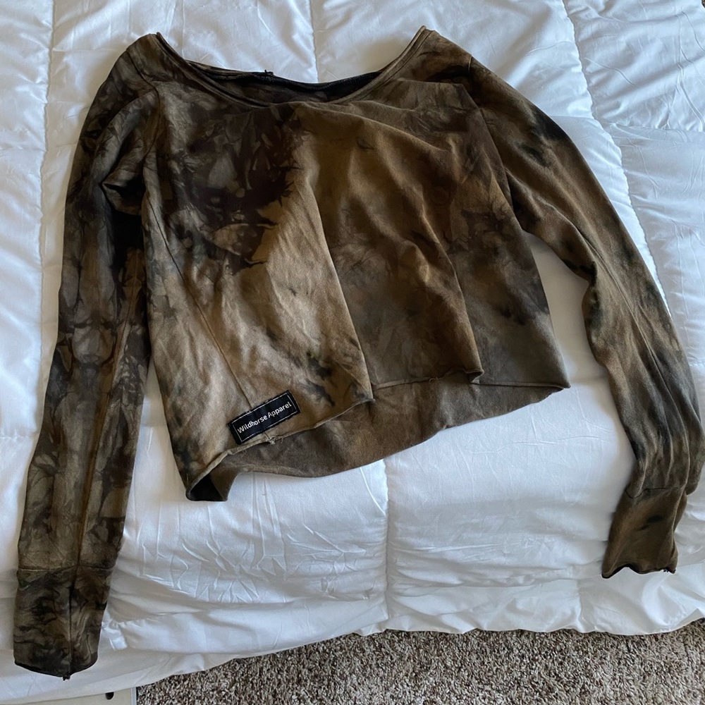 SOLD Wildhorse Apparel Longsleeve - Picture 1 of 1